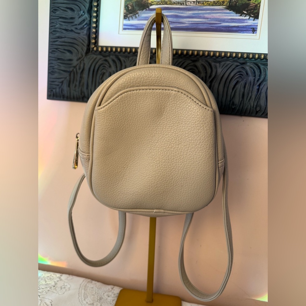 Compact Beige Women's Mini Backpack - Classic Everyday Style